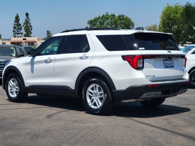 Used 2026 Ford Explorer Active w/ Active Comfort Package RWD image 2