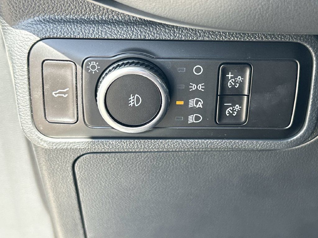 Used 2025 Ford Explorer ST-Line w/ Premium Package RWD image 18