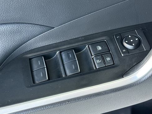 Used 2024 Toyota RAV4 XLE Premium image 13