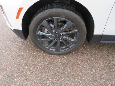 Used 2022 Chevrolet Equinox RS w/ RS Leather Package image 2