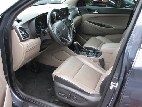 Used 2021 Hyundai Tucson Limited FWD image 12