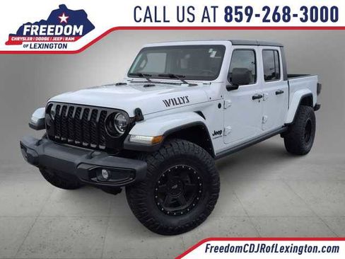 Used 2021 Jeep Gladiator Sport AWD/4WD image 1