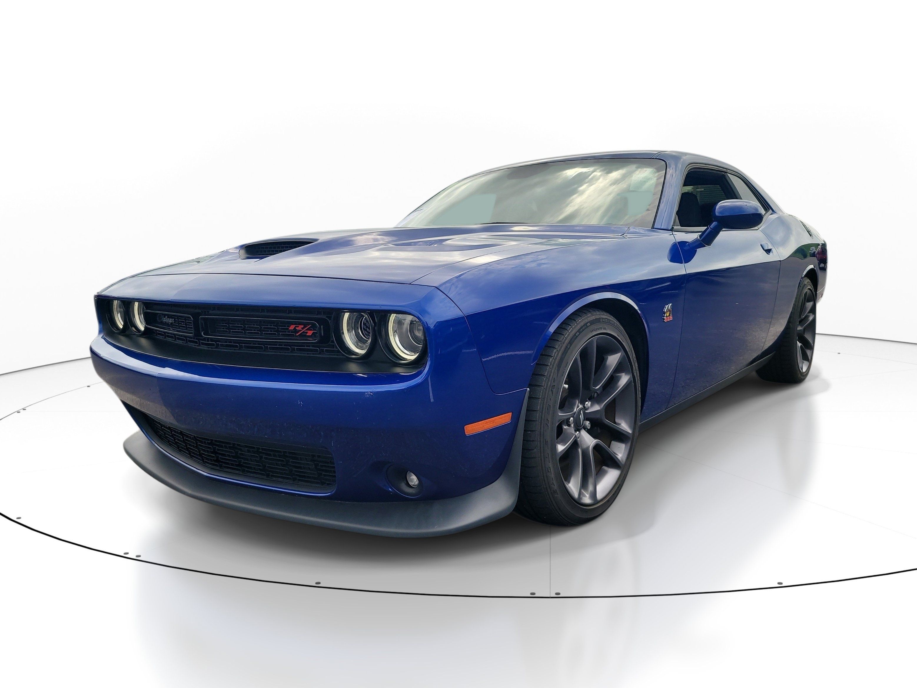 Used 2022 Dodge Challenger R/T Scat Pack w/ Driver Convenience Group RWD image 3