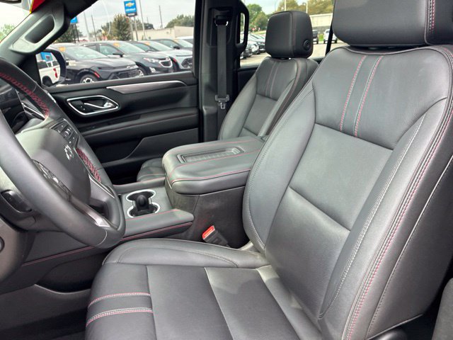 Used 2024 Chevrolet Tahoe RST w/ Luxury Package AWD/4WD image 12