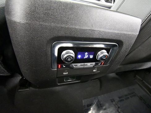 Used 2021 GMC Yukon Denali w/ Denali Premium Package image 17