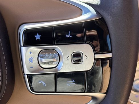 Used 2025 Genesis G90 3.5T image 26