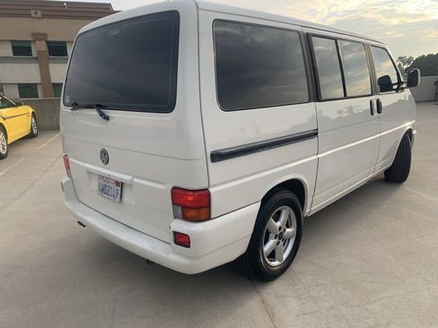 Used 2002 Volkswagen Eurovan MV FWD image 9