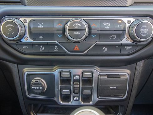 Used 2020 Jeep Gladiator Sport w/ Quick Order Package 23S AWD/4WD image 26