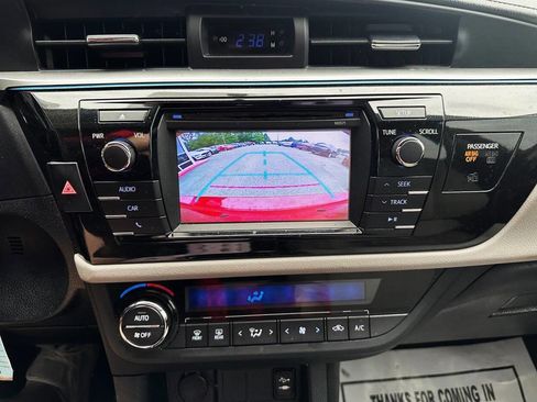 Used 2016 Toyota Corolla LE image 23