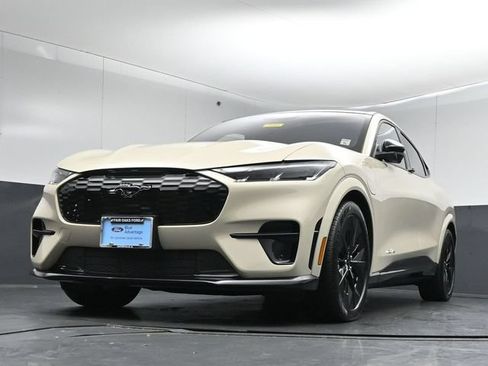 Certified 2025 Ford Mustang Mach-E GT AWD/4WD image 38
