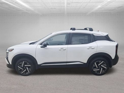 New 2026 Nissan Kicks SV w/ Interior Electronics Package FWD image 2