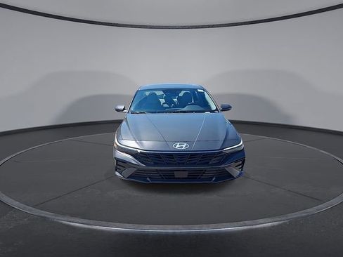 New 2026 Hyundai Elantra Limited FWD image 3