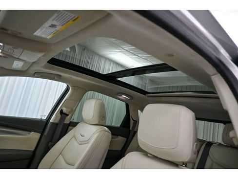 Used 2017 Cadillac XT5 Luxury w/ Driver Awareness Package image 34