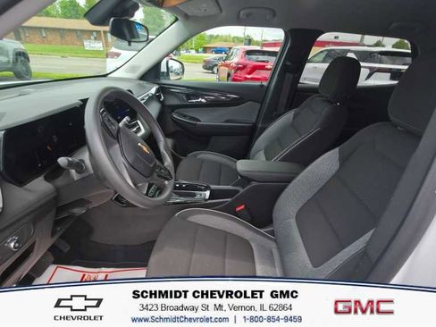 Used 2024 Chevrolet TrailBlazer LT w/ Driver Confidence Package FWD image 12