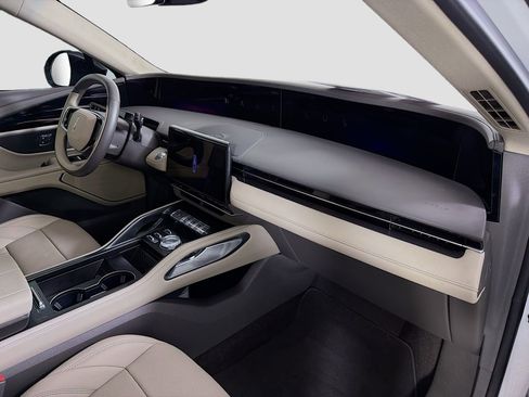 Used 2024 Lincoln Nautilus Premier image 31