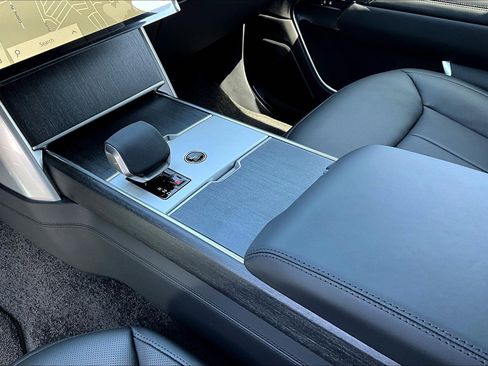 New 2025 Land Rover Range Rover SE image 9