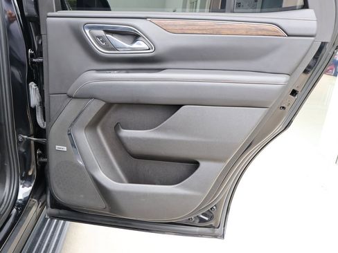 Used 2023 Chevrolet Tahoe Premier AWD/4WD image 39