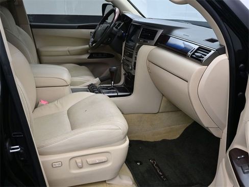 Used 2015 Lexus LX 570 4WD image 10