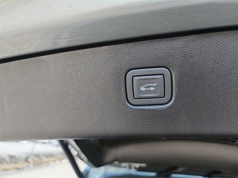 New 2025 Chevrolet Blazer LT w/ Convenience Package image 16