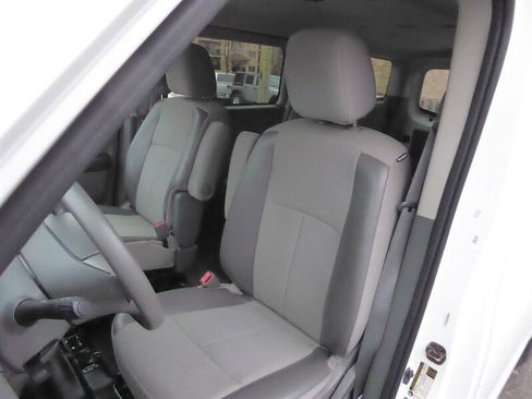 Used 2016 Nissan NV 3500 S image 15