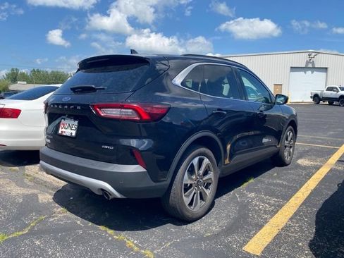 Used 2025 Ford Escape Platinum AWD/4WD image 10
