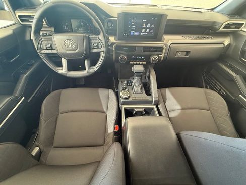 Used 2026 Toyota Tacoma SR5 AWD/4WD image 27