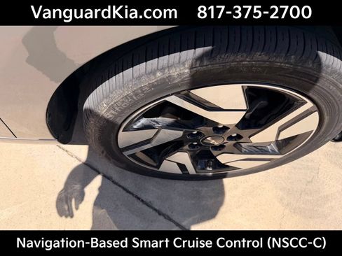 Certified 2025 Kia Soul GT-Line w/ GT-Line Technology Package FWD image 11