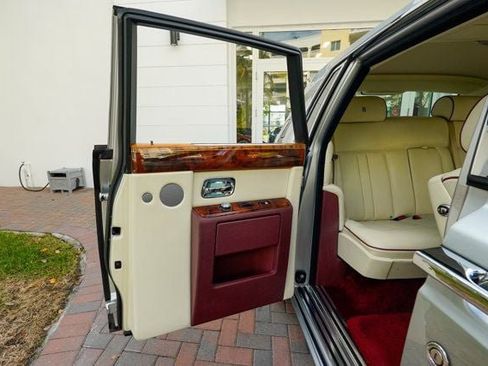 Used 2013 Rolls-Royce Phantom Sedan image 91