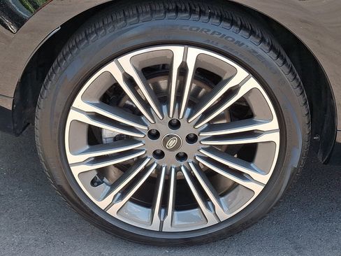Used 2024 Land Rover Range Rover Long Wheelbase SE AWD/4WD image 10