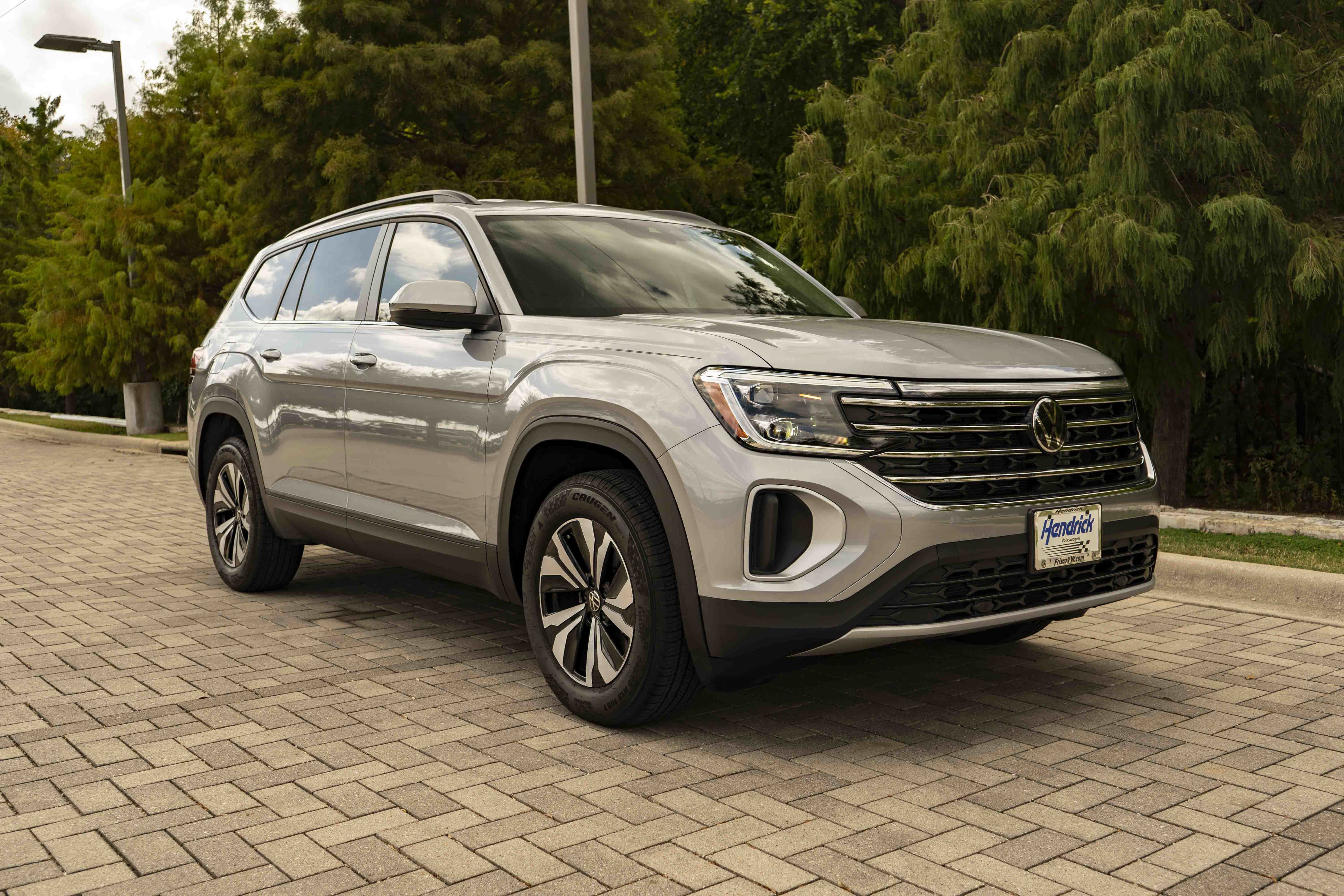 Certified 2026 Volkswagen Atlas SE FWD image 2