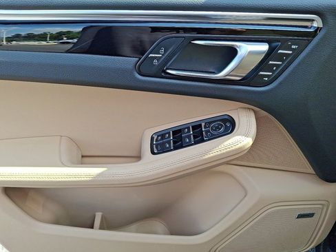 Used 2024 Porsche Macan image 14