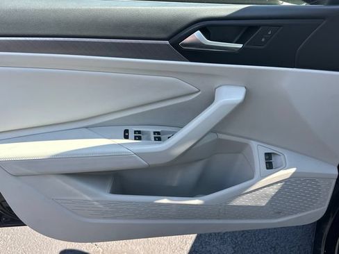 Used 2024 Volkswagen Jetta SE w/ Panoramic Sunroof Package FWD image 11