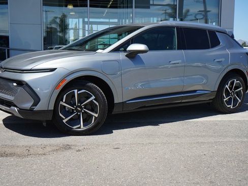 New 2025 Chevrolet Equinox EV LT image 4