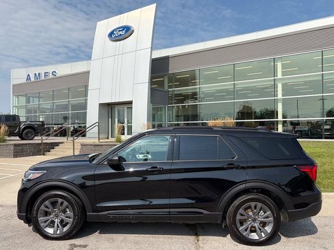 New 2026 Ford Explorer Active w/ Active Comfort Package AWD/4WD image 3