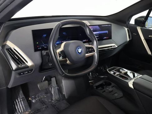 Used 2024 BMW iX xDrive50 w/ Sport Package AWD/4WD image 7