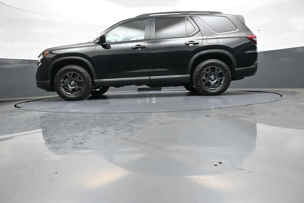 Certified 2024 Honda Pilot TrailSport image 34