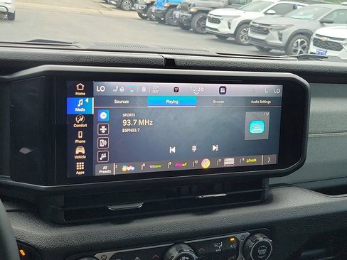 Used 2025 Jeep Wrangler Sport AWD/4WD image 14