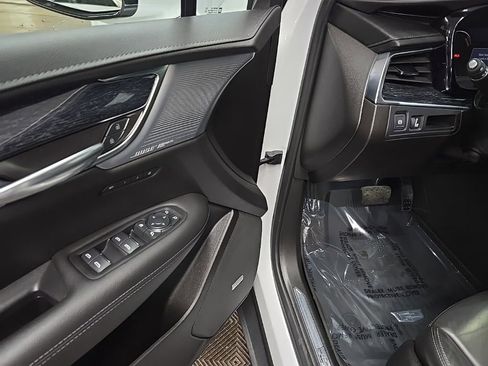 Used 2023 Cadillac XT5 Premium Luxury w/ LPO, Floor Liner Package image 28