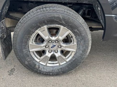 Used 2015 Ford F150 XLT w/ Equipment Group 302A Luxury AWD/4WD image 29