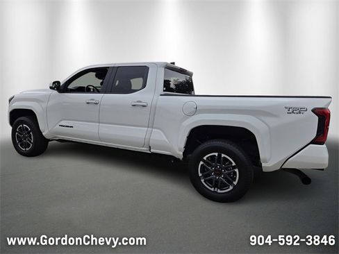 Used 2024 Toyota Tacoma TRD Sport image 3