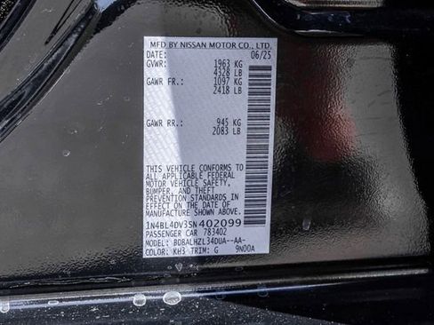 Used 2025 Nissan Altima 2.5 SV FWD image 29