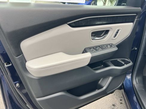 Certified 2024 Honda Pilot Elite image 6