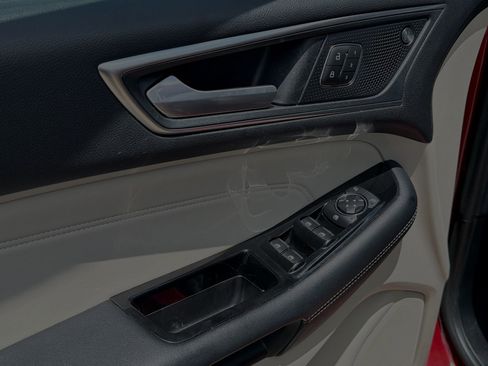 Certified 2019 Ford Edge Titanium w/ Equipment Group 301A FWD image 13