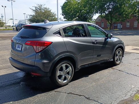 Used 2017 Honda HR-V EX image 3