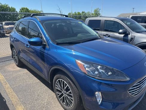 Used 2022 Ford Escape Titanium w/ Titanium Premium Package FWD image 8