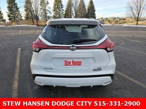Used 2024 Nissan Kicks SR image 5