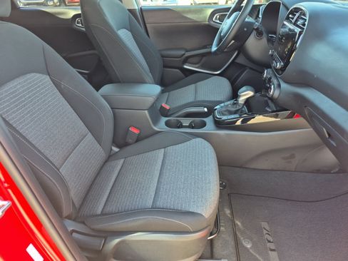 Used 2025 Kia Soul EX FWD image 23