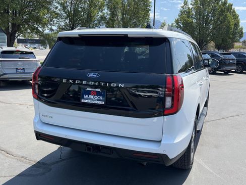Used 2025 Ford Expedition Active AWD/4WD image 8