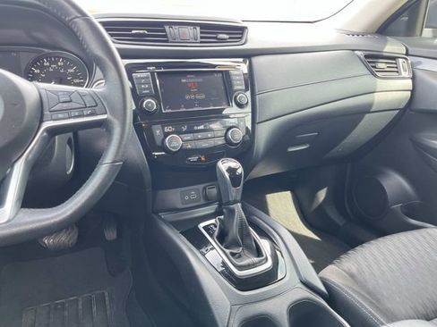Used 2019 Nissan Rogue SV FWD image 15