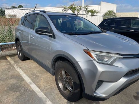Used 2018 Toyota RAV4 LE w/ All Weather Liner Package FWD image 4